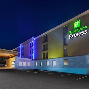 Holiday Inn Express Fairfax-Arlington Boulevard By Ihg